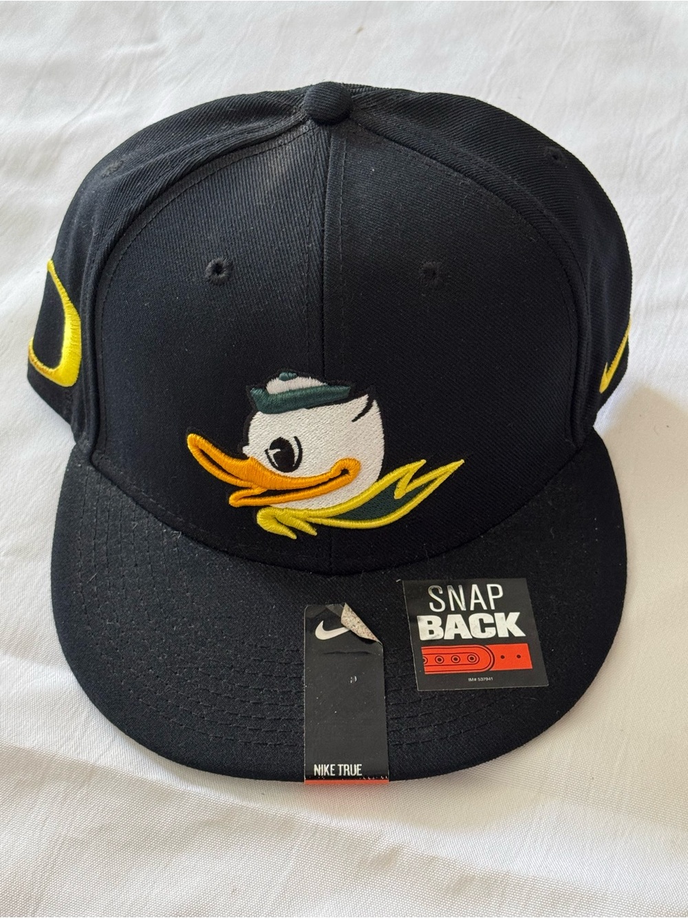 Nike Oregon Ducks Snapback Hat with Embroidered logos